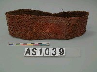 藏品(環形籐編（頭飾？）)的圖片